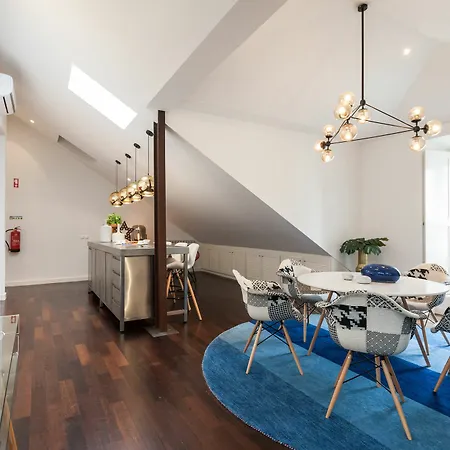 Casa Da Barroca: Spacious A-location Designer Loft Apartment *